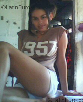 Date this hard body Colombia girl Kerys Patricia from Cordoba CO1898