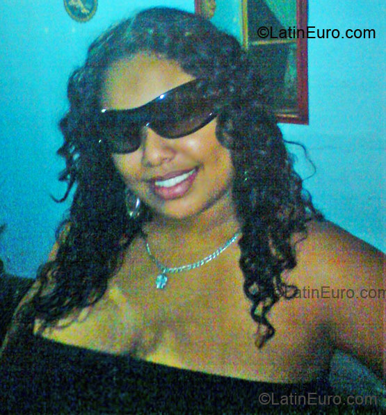 Date this lovely Colombia girl Jennifer from Cali CO1930