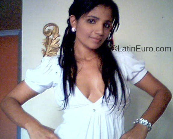 Date this hot Colombia girl Adrianachavez from Barranquilla CO2022