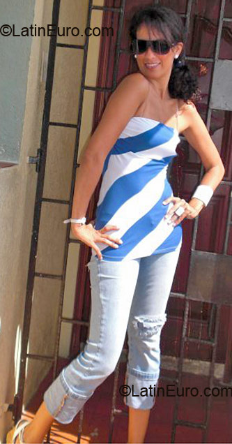 Date this lovely Colombia girl Maria Teresa from Barranquilla CO2032