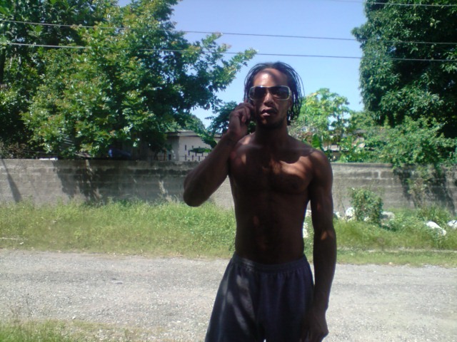 Date this tall Jamaica man C.j from Kingston JM69
