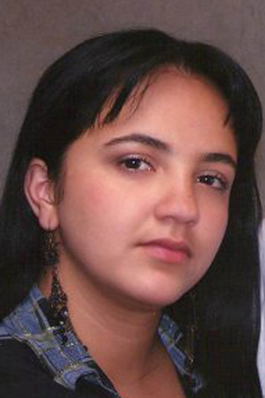 Date this lovely United States girl Maira from Colombia US5079