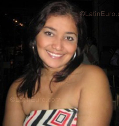 Date this nice looking Colombia girl Sandy from Barranquilla CO2707