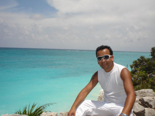 Date this cute Colombia man JORJAS from Bogota CO2719