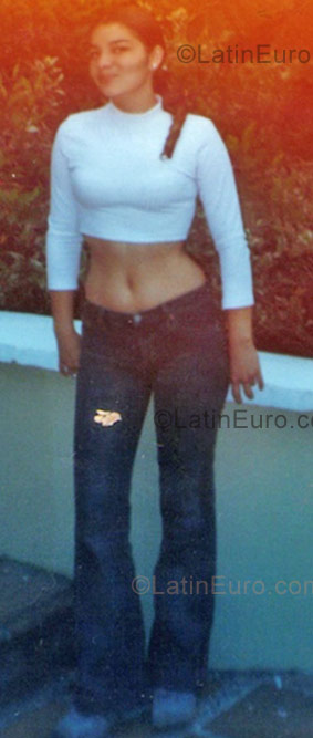 Date this foxy Colombia girl Moncada83 from Armenia CO2731