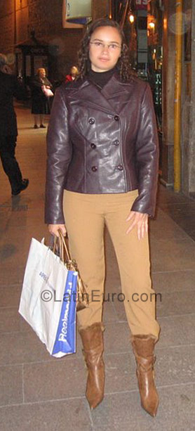 Date this attractive Brazil girl Daniele from Rio De Janeiro BR5191