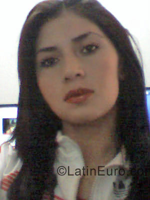 Date this beautiful Colombia girl Laura Fernanda from Madrid CO2760