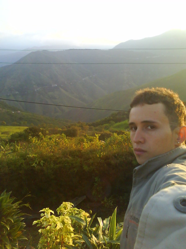 Date this voluptuous Colombia man JOHNLATIN from Cali CO2773