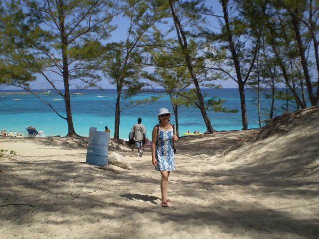 Date this tall Colombia girl CONSUL from Bogota CO2815