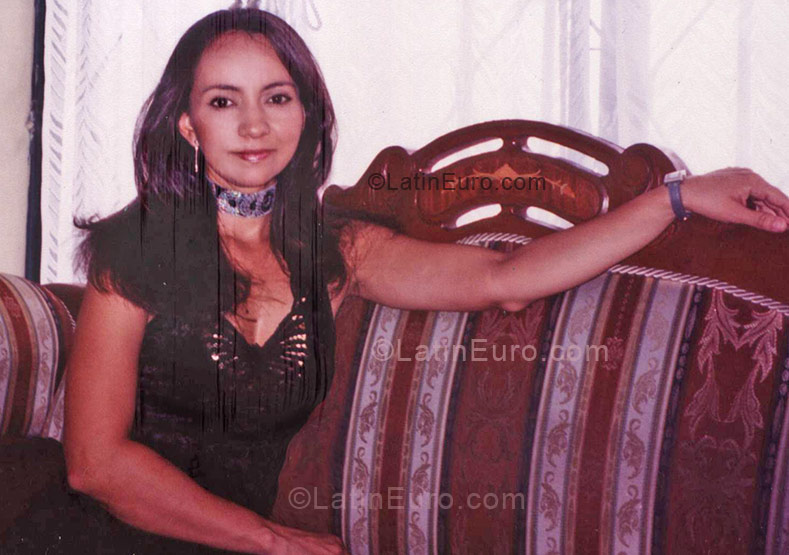 Date this good-looking Colombia girl Zulma Patricia from Cali CO2870