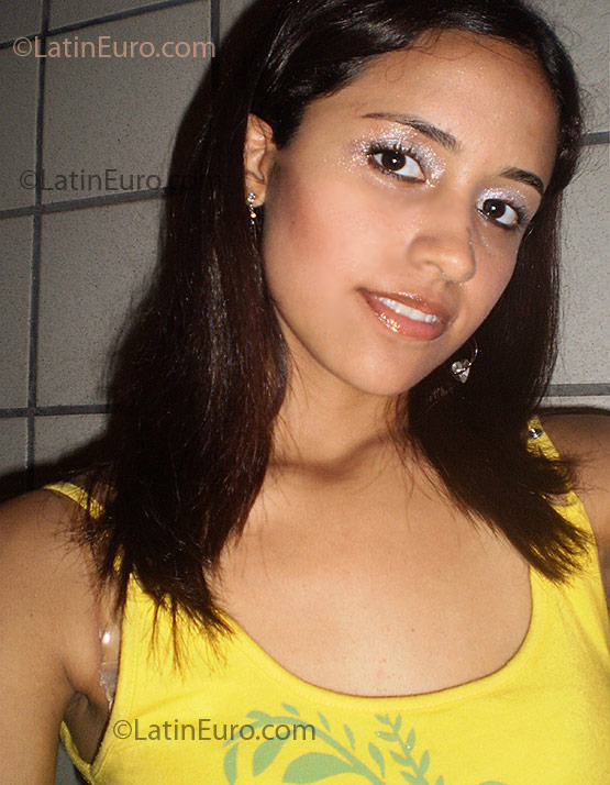 Date this foxy Brazil girl Rebeca from Fortaleza BR2330