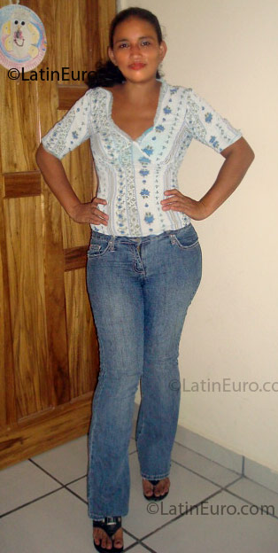Date this pretty Honduras girl Zenaida from San Pedro Sula HN75