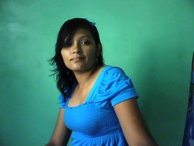 Date this lovely Honduras girl Kenia from El Progreso HN99