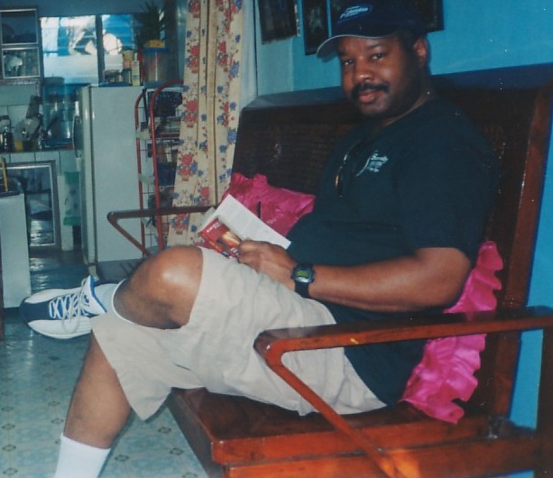 Date this happy United States man Dee750 from Romeoville US5559