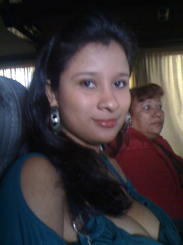 Date this voluptuous Honduras girl Yeny from Olanchito HN268