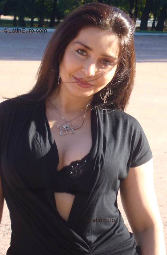 Date this passionate Brazil girl Cristiana from Tres Coracoes BR3851