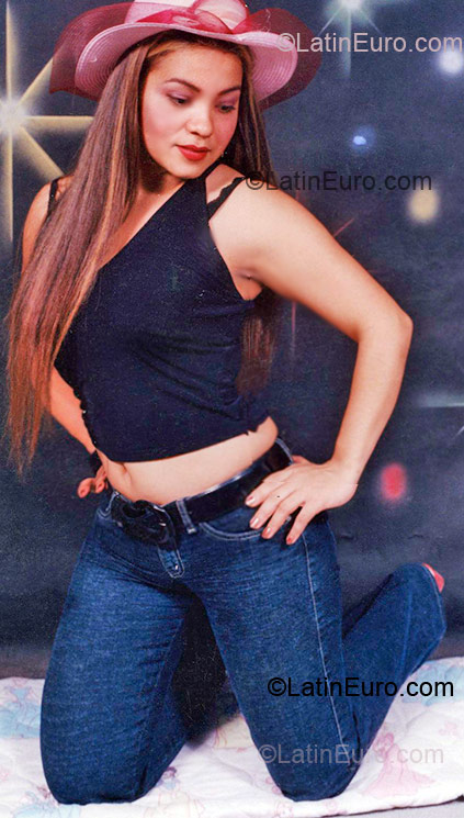 Date this voluptuous Honduras girl Blanca Estala from Comayaguela HN153