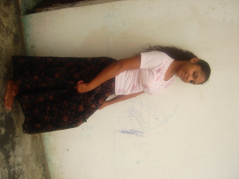 Date this attractive Belgium girl Rosaemelindacue from Santodomingo BE44