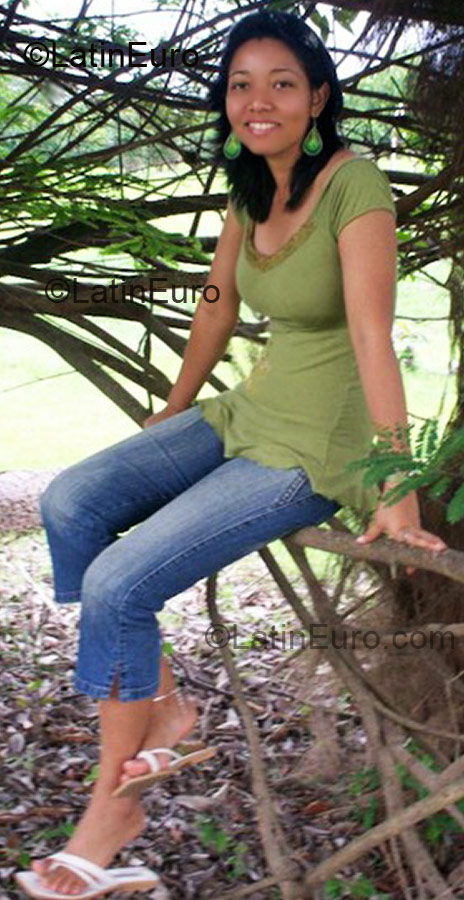 Date this pretty Peru girl Luz victoria from Iquitos PE236