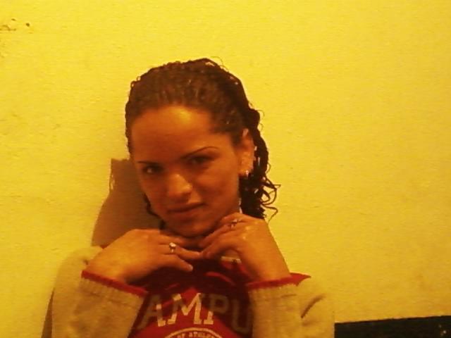 Date this voluptuous Colombia girl Khristhian from Manizales CO3292