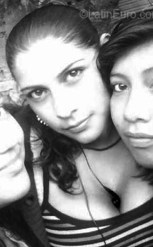 Date this sultry Colombia girl Edna from Bogota CO3324