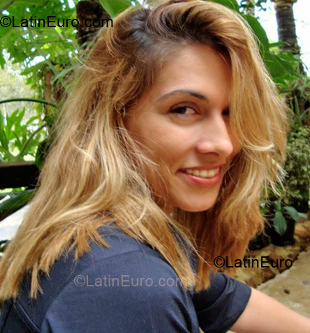 Date this nice looking Brazil girl Patricia from Limera BR2596