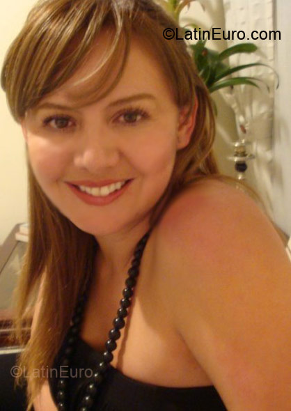 Date this pretty Colombia girl Holly from Bogota CO3610