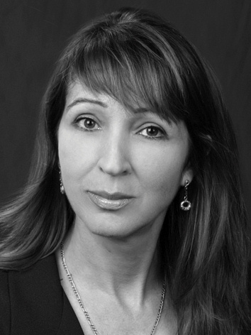 Date this nice looking Colombia girl Paola Maury from Medellin CO3652