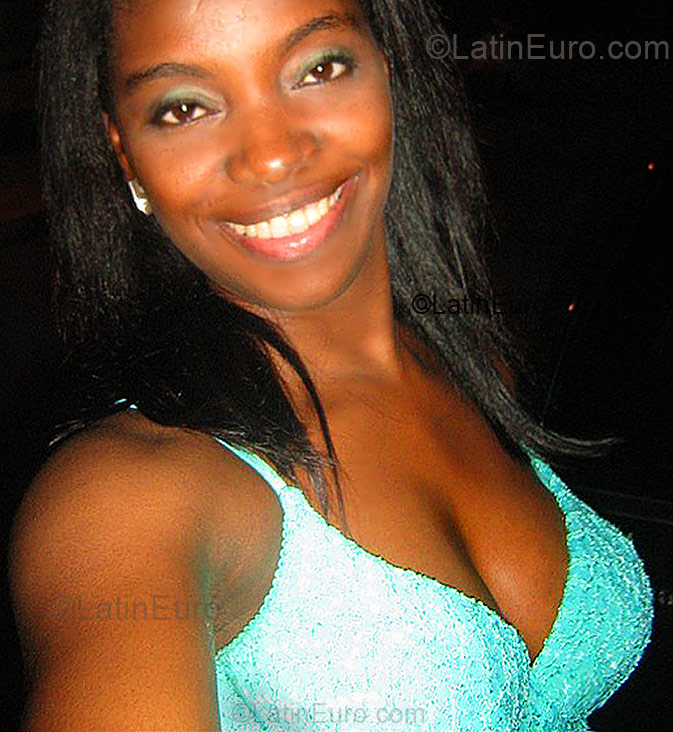 Date this lovely Colombia girl LENY ROCIO from Cali CO5833