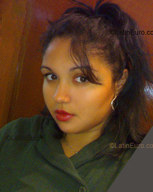 Date this charming Brazil girl Tatiane from Taubate BR2803