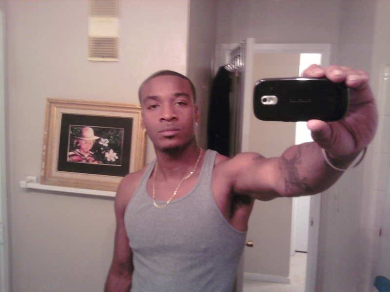 Date this tall Colombia man CO3915 from marietta CO3915