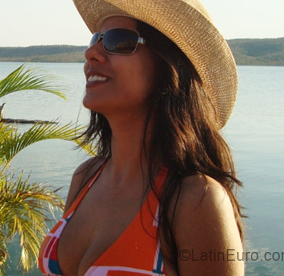 Date this passionate Brazil girl Mari from Brasilia BR5964