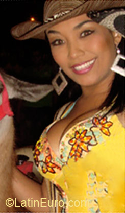 Date this cute Colombia girl Sarita from Colombia CO5954