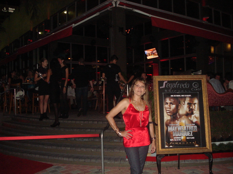 Date this happy Colombia girl Diany from Medellin CO4084