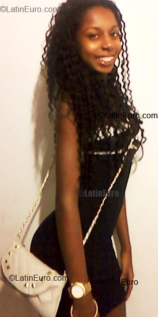 Date this charming Brazil girl Izabela from Rio de Janeiro BR4778