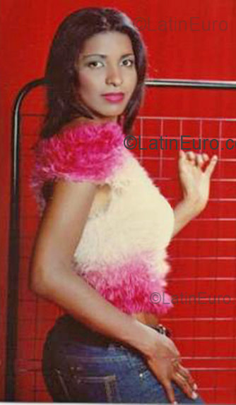 Date this charming Brazil girl BRUNA from Belo Horizonte BR5956