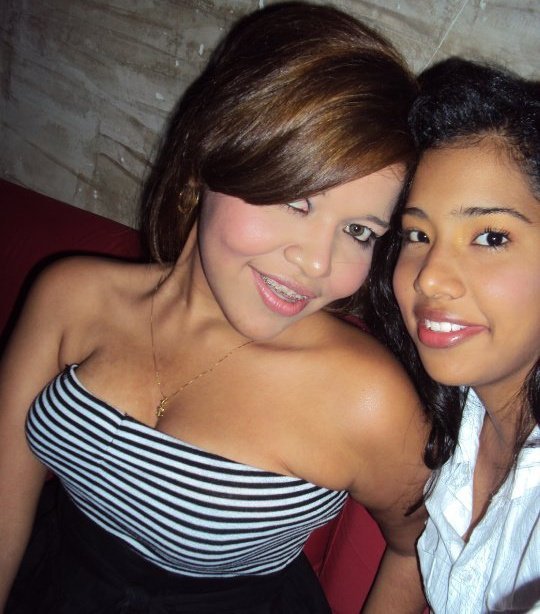 Date this attractive Colombia girl KEY SANDY from CARTAGENA CO5102