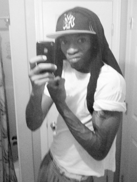 Date this athletic United States man Milton from Manchester US6001