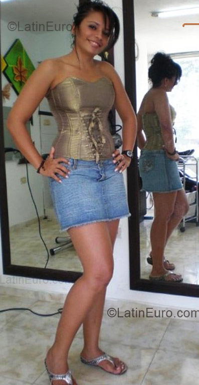 Date this sensual Colombia girl Lorena from Bogota CO4261