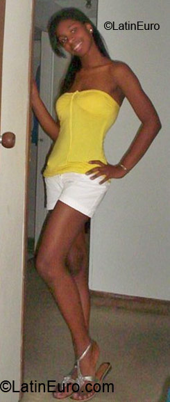 Date this sultry Colombia girl Elidelmar from Bogota CO4272