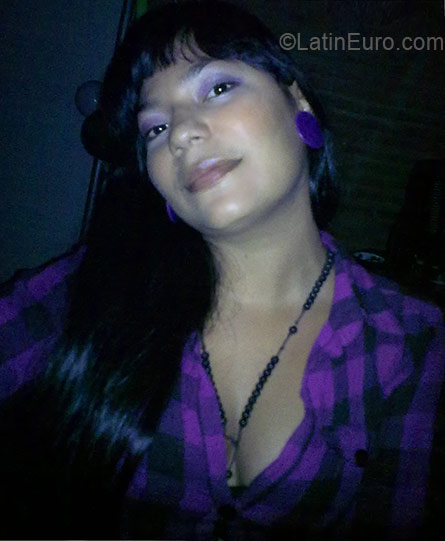 Date this foxy Colombia girl Marisela from Cartagena CO5716