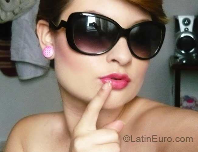 Date this funny Colombia girl Nathalie from Cali CO4328