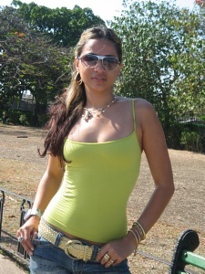 Date this tall United States girl Roxiiy305 from Miami US6232