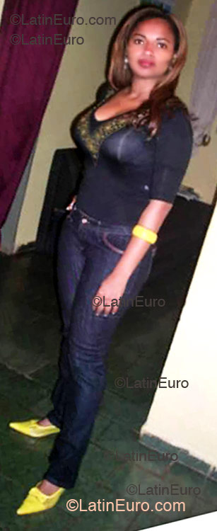 Date this cute Brazil girl Keila from Goiania BR5773