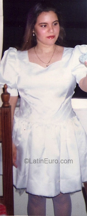 Date this sensual Brazil girl Fernanda from Angra Dos Reis BR3211