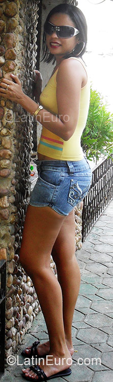Date this georgeous Brazil girl Iara from Caucaia BR9747
