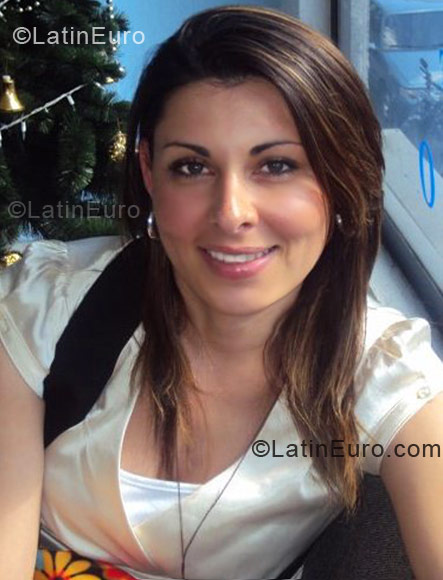 Date this exotic Colombia girl Maria Del Pilar from Bogota CO4485