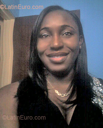Date this nice looking United States girl Neshia from Brooklyn US6575
