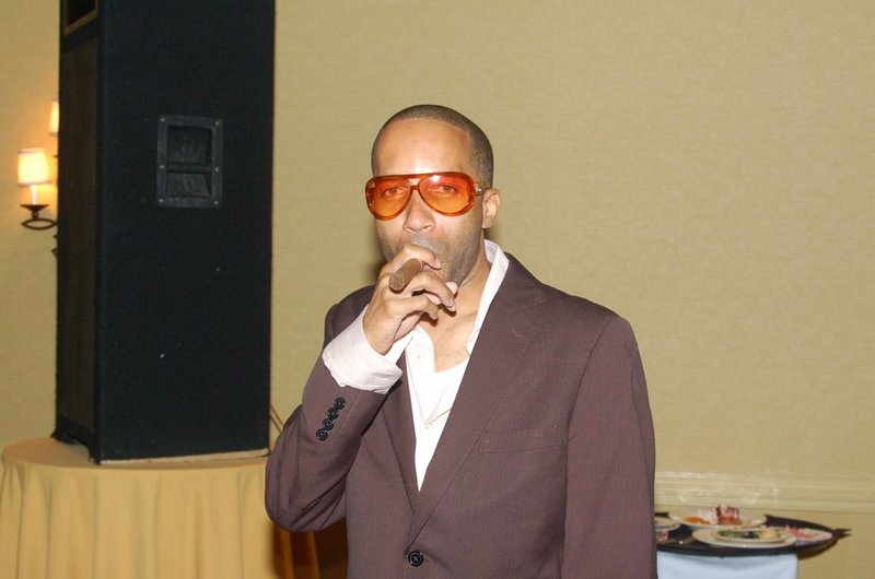 Date this georgeous United States man DeMilo from Philadelphia US6626