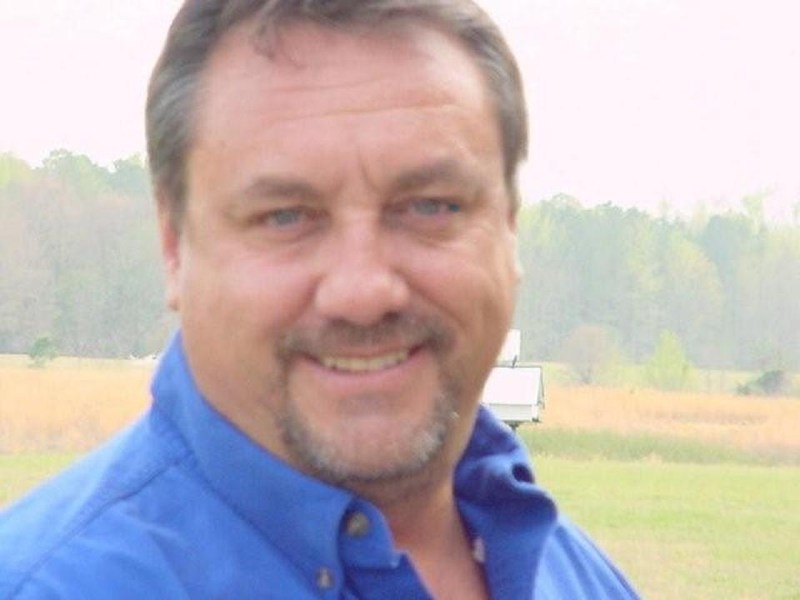 Date this nice looking United States man Bob from Madison US6746